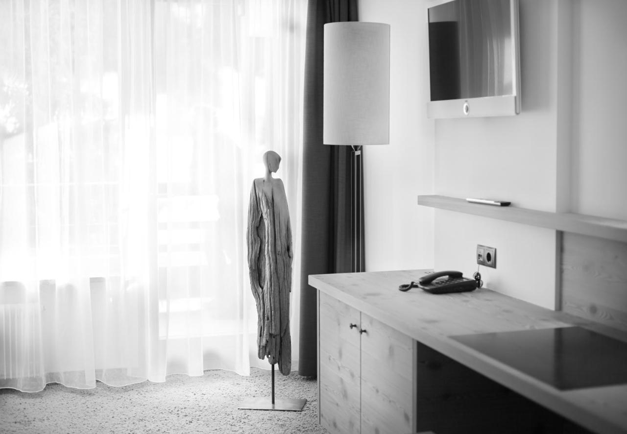 Arthotel Anterleghes - Gardenahotels เซลวาดีวัลการ์เดนา ภายนอก รูปภาพ