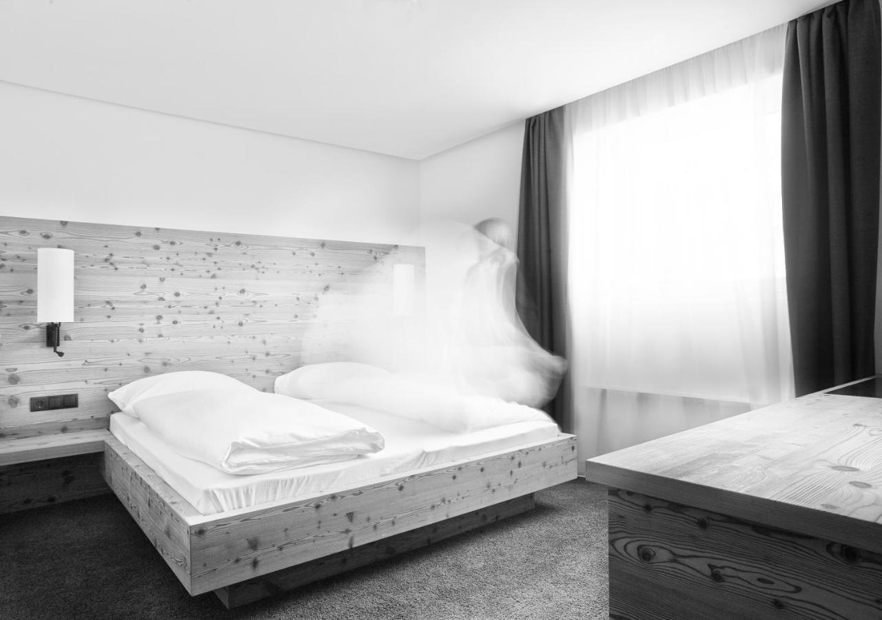 Arthotel Anterleghes - Gardenahotels เซลวาดีวัลการ์เดนา ภายนอก รูปภาพ