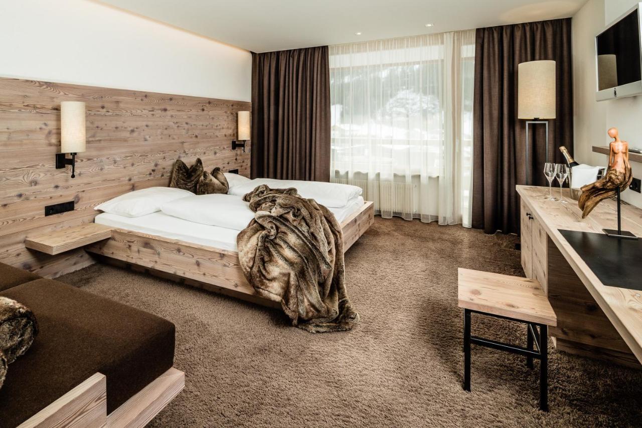 Arthotel Anterleghes - Gardenahotels เซลวาดีวัลการ์เดนา ภายนอก รูปภาพ