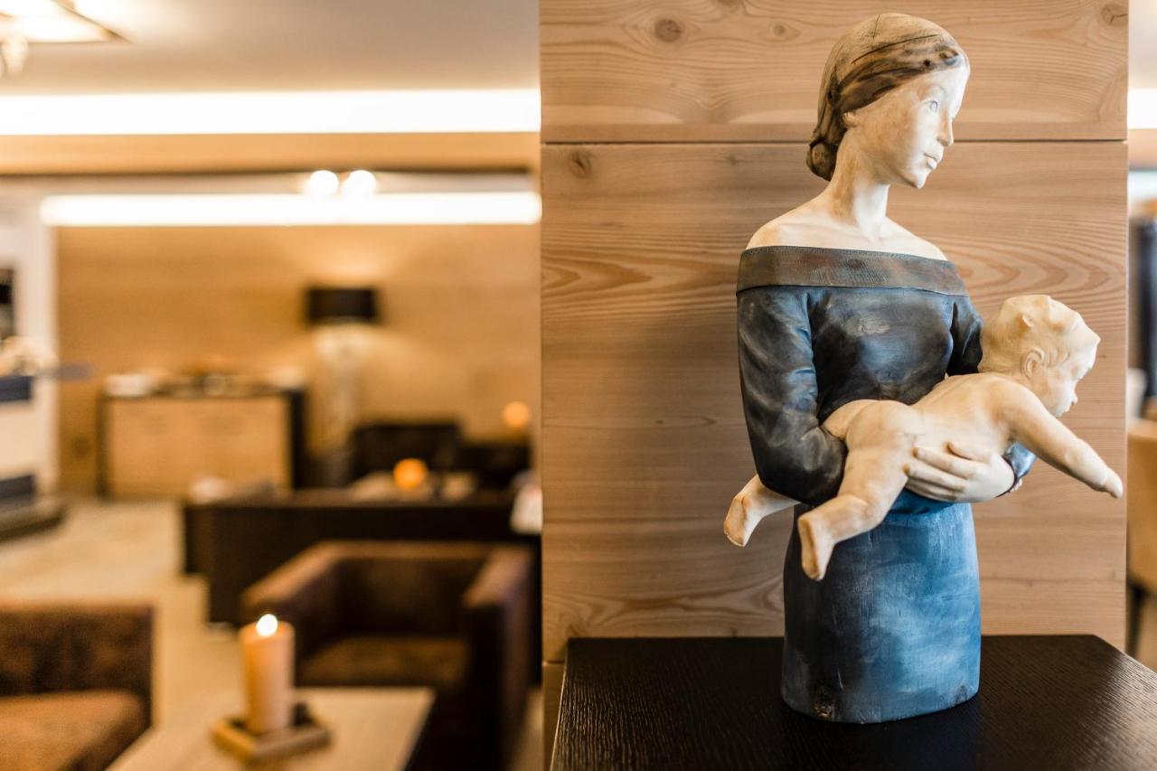 Arthotel Anterleghes - Gardenahotels เซลวาดีวัลการ์เดนา ภายนอก รูปภาพ